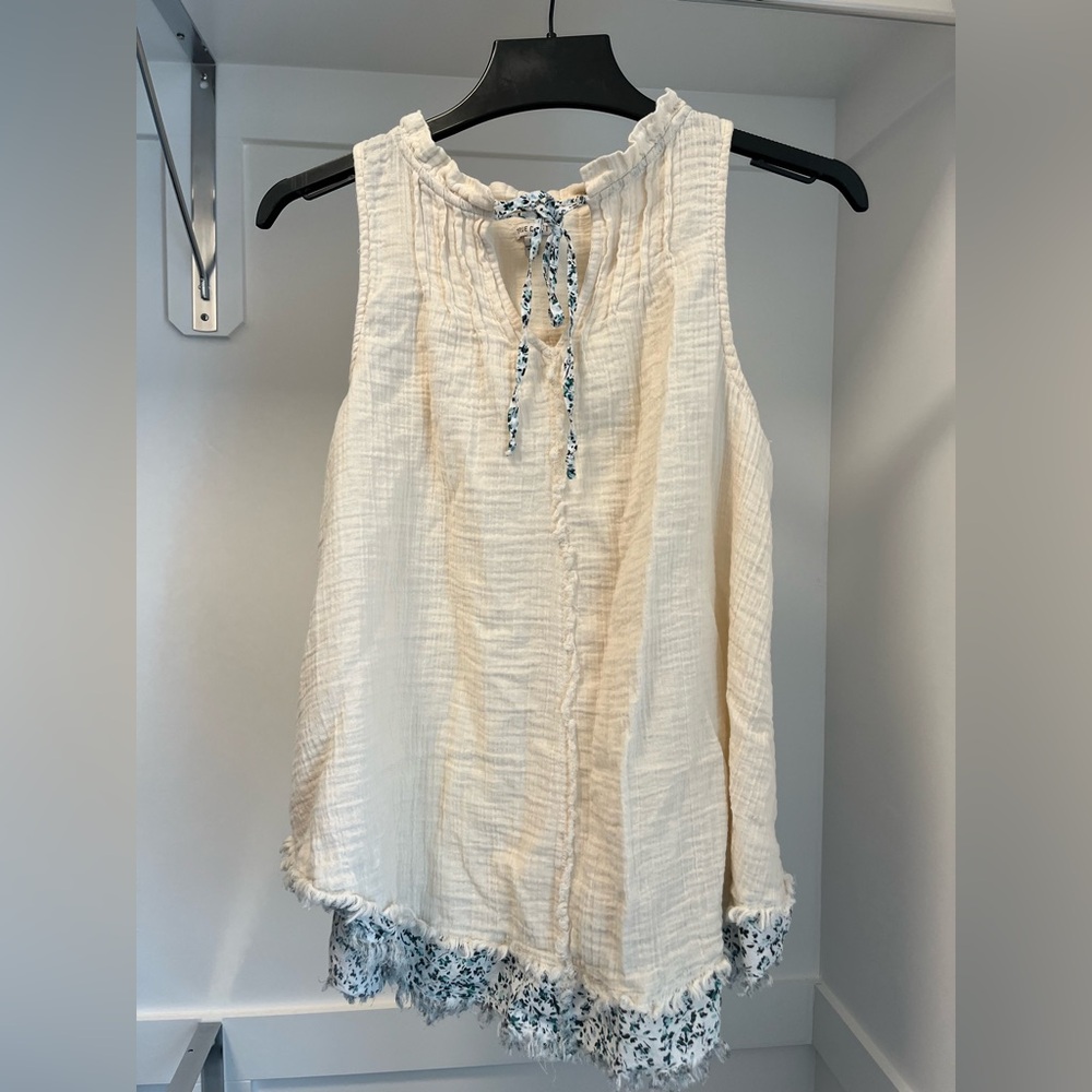 True Craft Cream Top with Blue Details